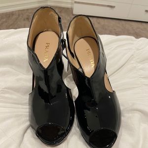 Never before worn: Prada heels